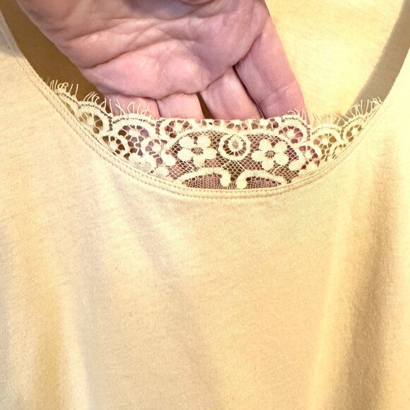 ❤️NWT PERFECT for SUMMER  NEUTRAL TAN TOP LACE DETAIL  1X PLUS      #V - Picture 4 of 7